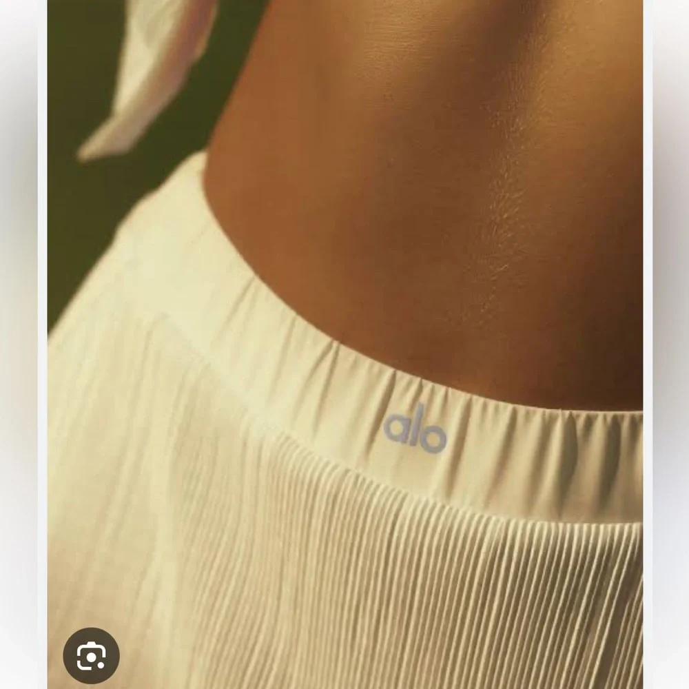 ALO Yoga Micro Plisse Skirt Lemon Ice aka Candlelight XXS Built-In Shorts Rare - Picture 7 of 11